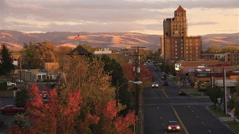 A visit to Walla Walla could exclusively center around wine tasting, but our Downtown has so much more to offer. Squeeze in some recreation as well. After dinner, enjoy a short walk to Divots Golf for a round of virtual golf! Divots Golf uses cutting-edge simulator technology that captures the direction and speed of …